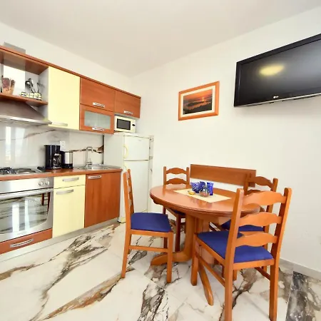 Andjelka-3 By Interhome تروغير